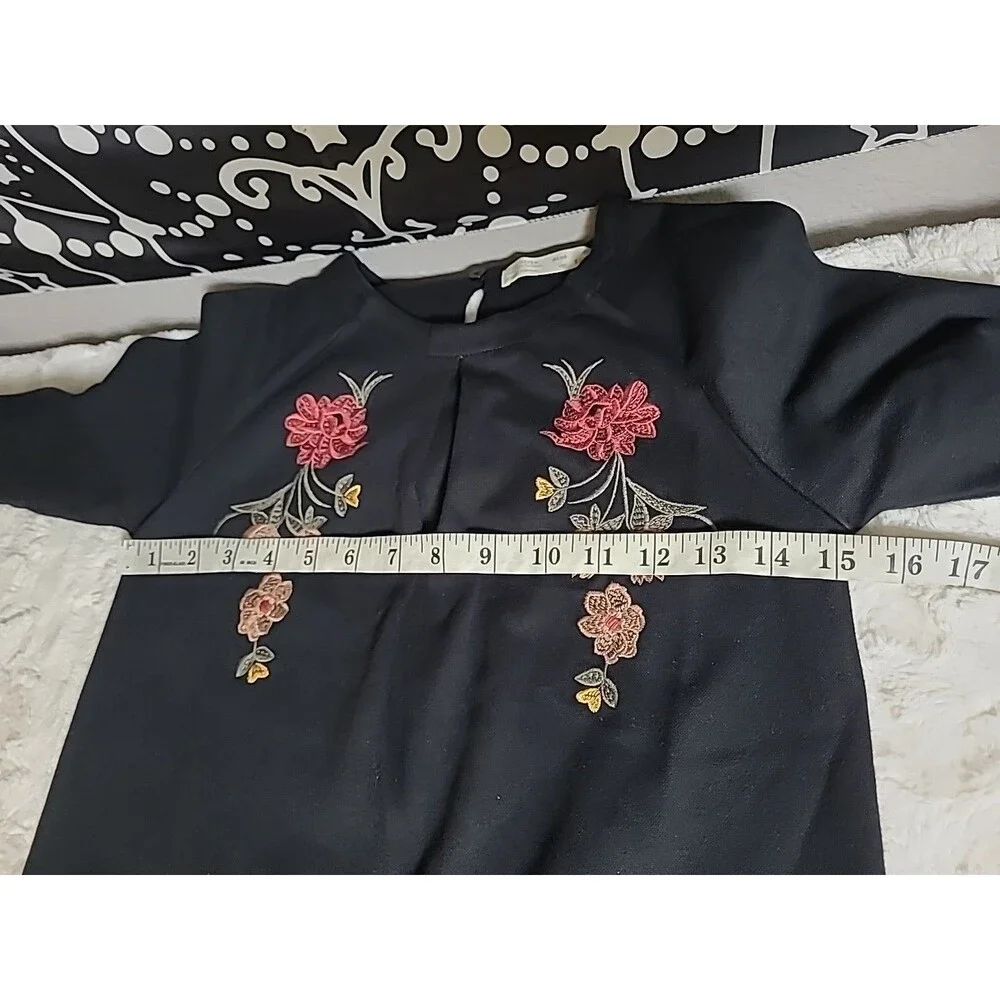Zara Embroidered Dress Girls Size 8 Floral Black Long Sleeve Knit